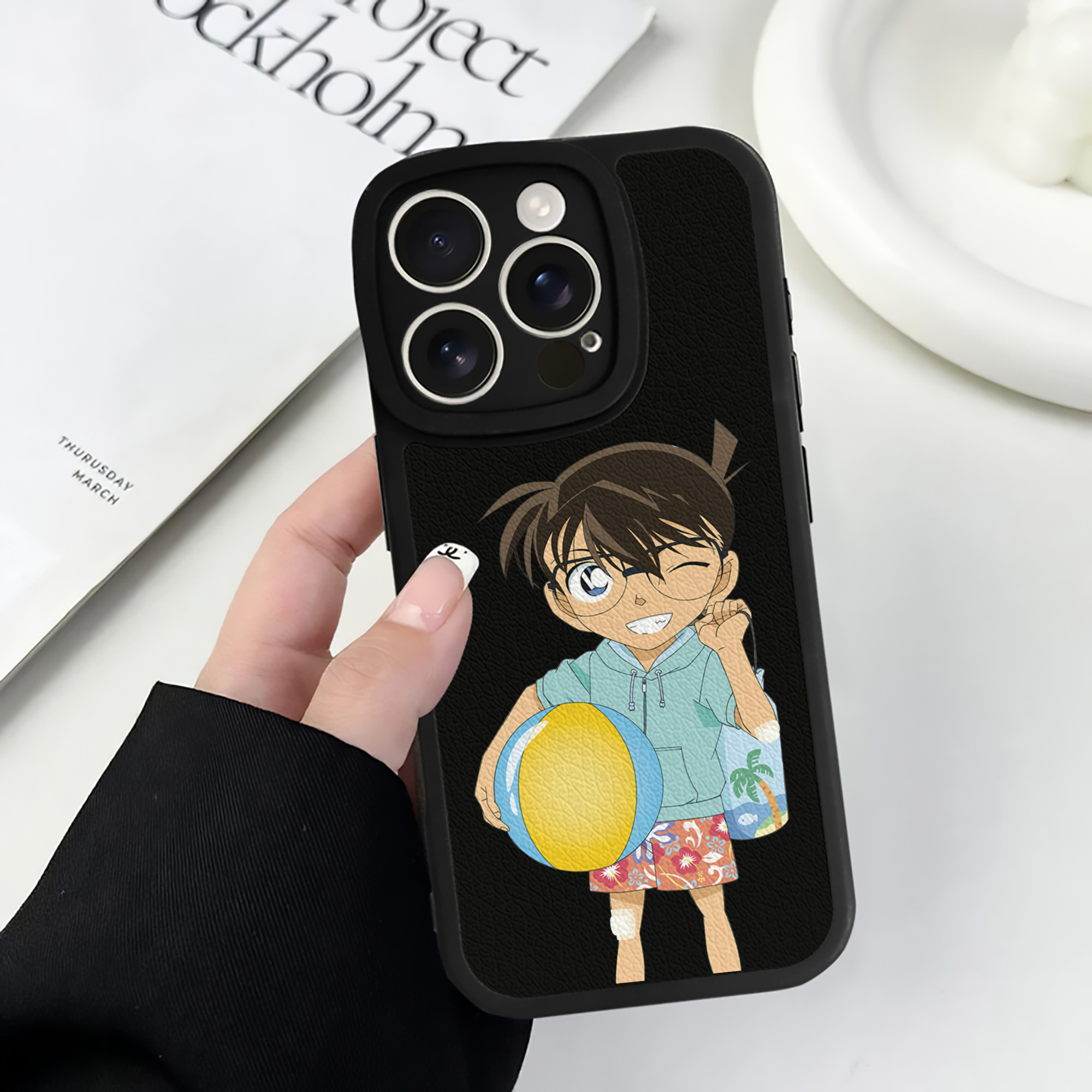 （画像用） 名探偵コナン 江戸川 コナン Detective Conan Conan Edogawa 【iPhone 16シリーズ対応】シリコンスマホケース（レザー調） 材質：シリコン